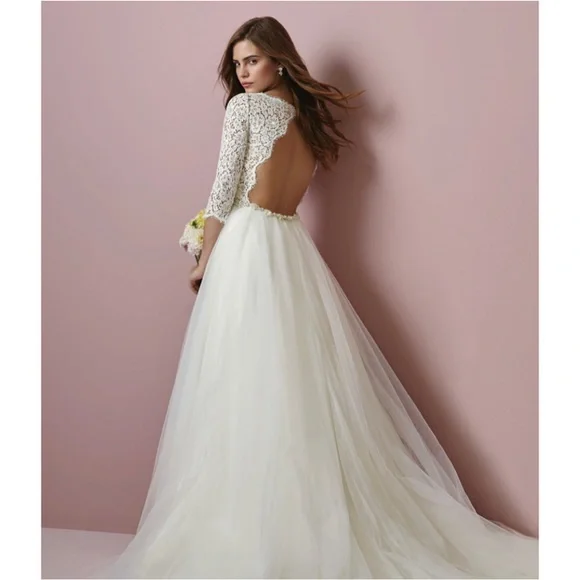 Never worn wedding dress hotsell
